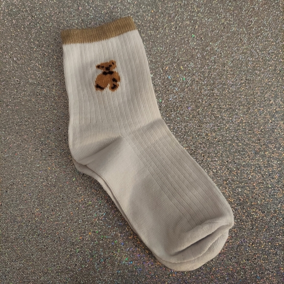 Retro Cute Bear Embroidery Short Crew Socks - Picture 2 of 4